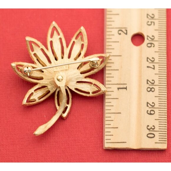 Vintage Victorian Style Gold Lotus Brooch By Avon F14 - Picture 2 of 2